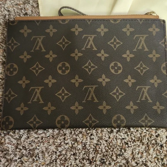 Louis Vuitton Brown and Tan Monogram Pouch - Picture 3 of 6